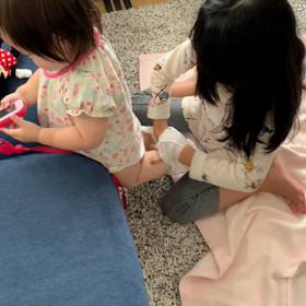 8歳下の妹のお世話の画像