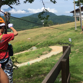 飛んで飛んで飛んで、ジップラインの画像