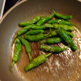 ただただシシトウを…の画像