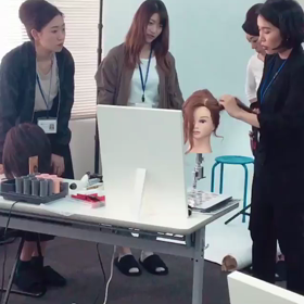 動画で見てみよう♪JHSSのヘアメイク授業(^ ^)の画像