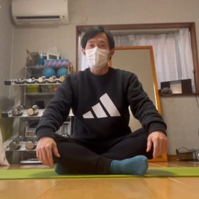 トレーニング動画　バランスボールで太ももの引き締めの画像