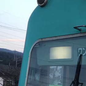 幕がまわるのを眺めましょう！の画像