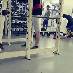 獅子の日 バーベルスクワットの画像