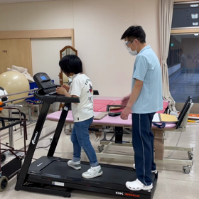 はじめは回転寿司でした。の画像