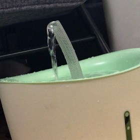 水飲み器の画像