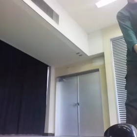 ハイティーで素振りの画像