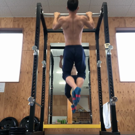 懸垂男子の画像