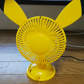 ピカチューの卓上扇風機の画像