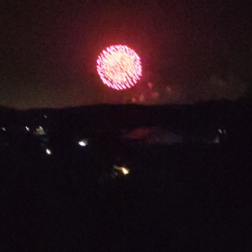 クリスマスイブに花火の画像