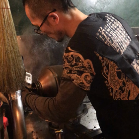 手回し焙煎風景　その①の画像