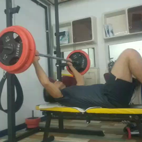 ベンチプレスの画像