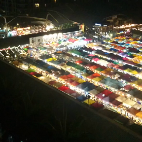 動画【タラートロットファイ ラチャダー】バンコクの画像