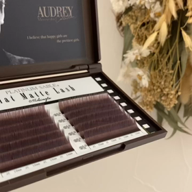 ブラウンのお色味の画像