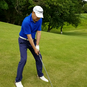 ゴルフ指導をしてくれる夫の画像