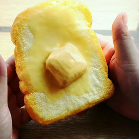 ふわふわトーストのスクイーズ♪の画像