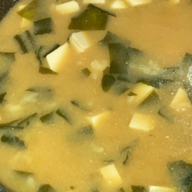 固まったご飯をお味噌汁の中に入れただけーの画像