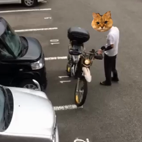 義足でのバイク発進（動画）の画像