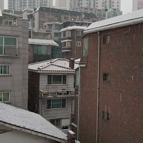 引っ越しと雪の画像