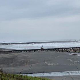 6月12日千葉北、東浪見の朝の波の画像