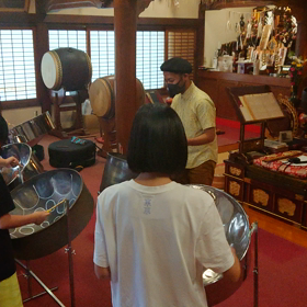 てらこや「常作衆伎楽・スティールパン体験」2日目の画像