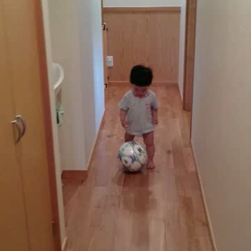 １歳０ヵ月のサッカー選手の画像