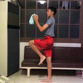 整骨院で体幹練習中の画像