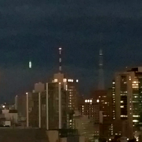 月と東京スカイツリー【動画】の画像