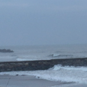 4月6日千葉北、東浪見の朝の波の画像