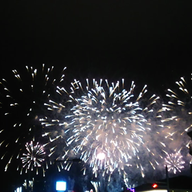 秋の花火の画像