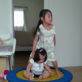 初トランポリンの画像