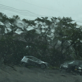 晴れ男vs雨の画像