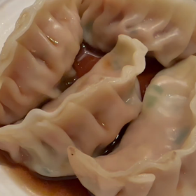 ラーメンと水餃子の画像