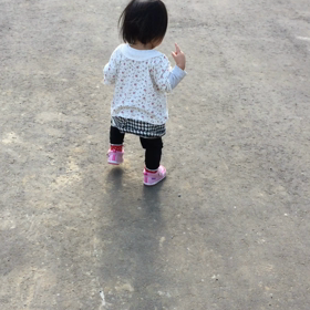 一歳92日目 綺麗だねと外歩き自我の画像