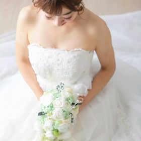 上品なキャスケードブーケ　生徒様作品　前撮りの画像