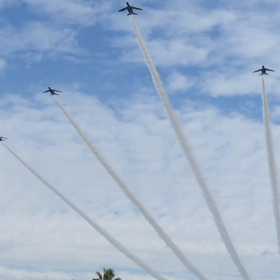 ブルーインパルス 演技飛行の画像