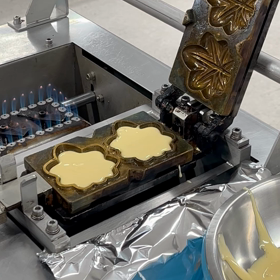 2022/5/22-23広島旅行⑨宮島観光　手焼きもみじまんじゅう体験の画像