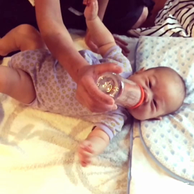 哺乳瓶、ミルク嫌いの画像