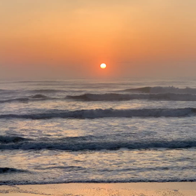 4月18日千葉北、東浪見の朝の波の画像