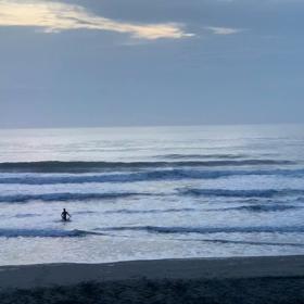 3月22日千葉北、東浪見の朝の波の画像