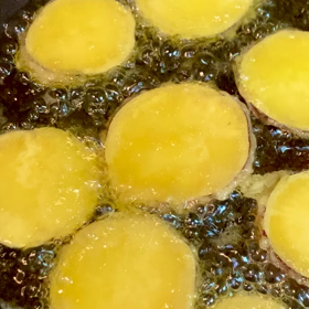 お芋の天ぷらの画像