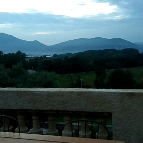 Chants des oiseaux en Provence vers 20h.プロヴァンスの夜の画像