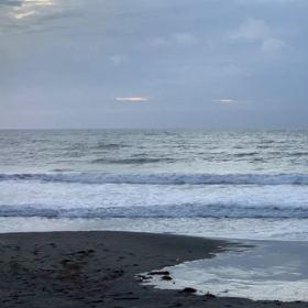 8月29日千葉北、東浪見の朝の波の画像