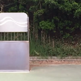 通勤途中のサーフスケートの画像