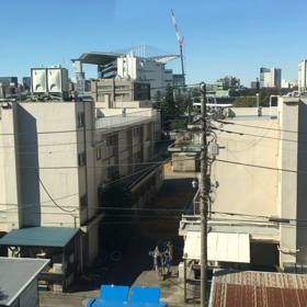 モノレールから見る大井競馬場の画像