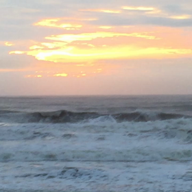 9月24日千葉北、東浪見の朝の波の画像