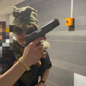 拳銃ぶっぱなしの画像