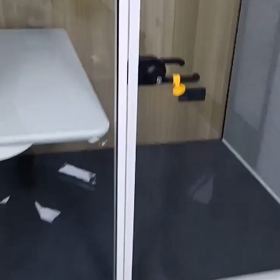 強い換気防音キャビンの画像