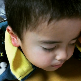 眠いけど食べたいなぁの画像