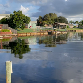 イルカ去った後の水路の画像
