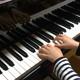 壁を乗り越えての画像